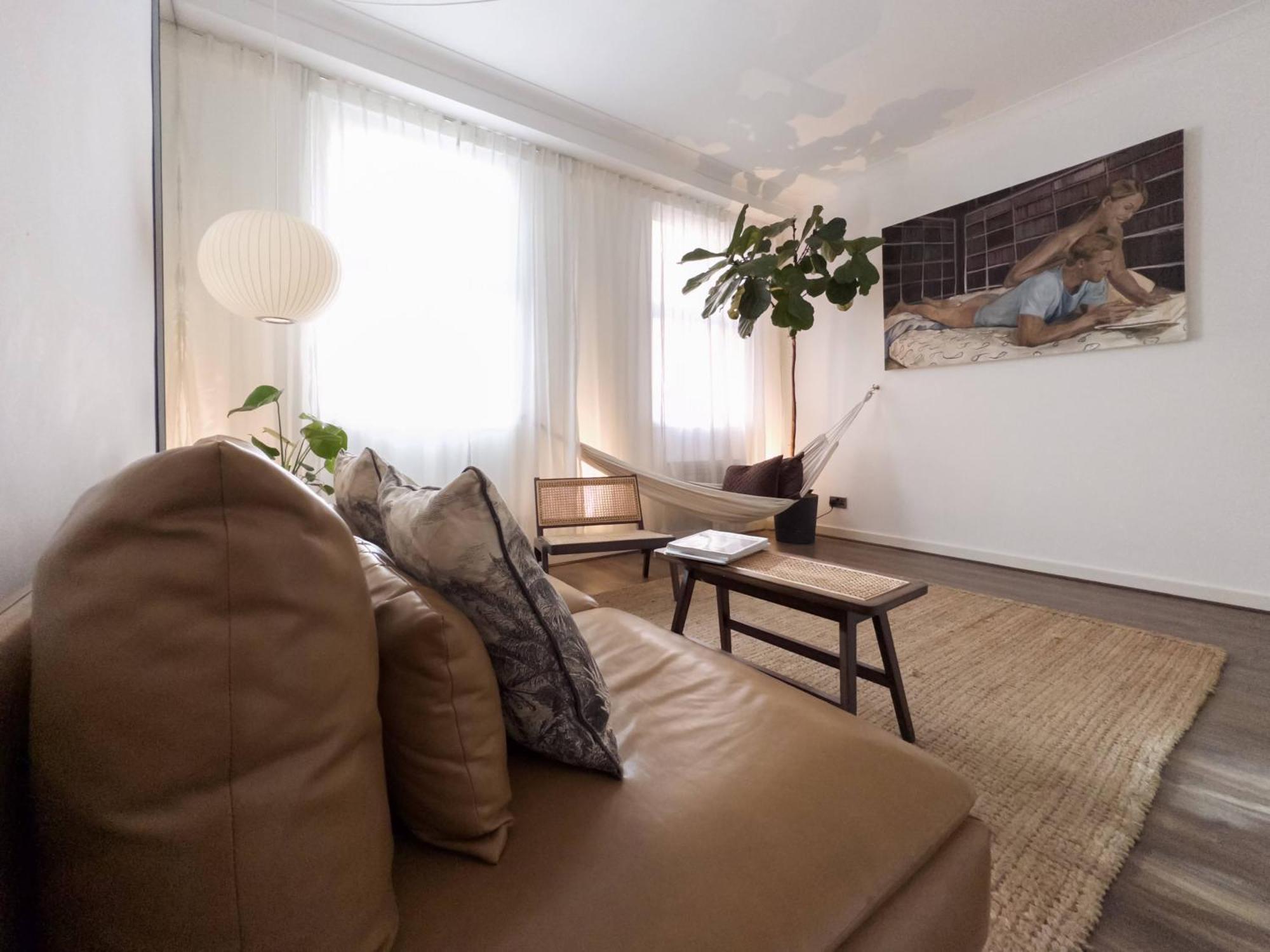 Tranquil Oasis W 100inch Cinema & Hammock, By The Design Traveller Apartamento Londres